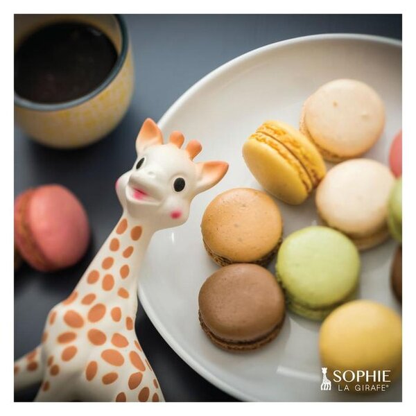 Sophie La Girafe poklon set Sophie grickalica Classic i šalica 180 ml