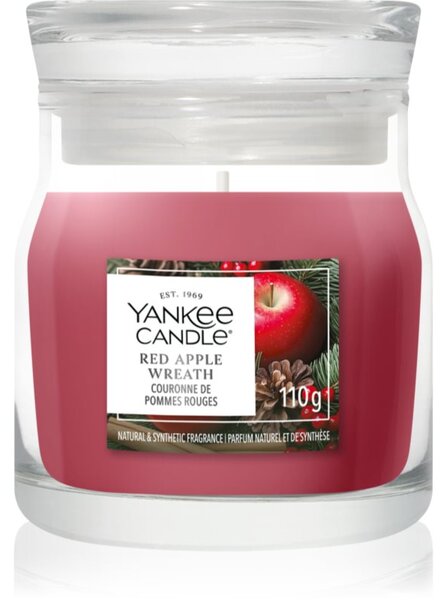 Yankee Candle Red Apple Wreath mirisna svijeća Signature 110 g