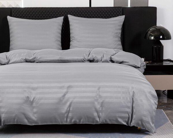 Hotelska posteljina od mikrovlakana JASMINE svijetlo siva - pruga 2 cm, hotelski džep Dimenzije posteljine: 70 x 90 cm | 140 x 220 cm