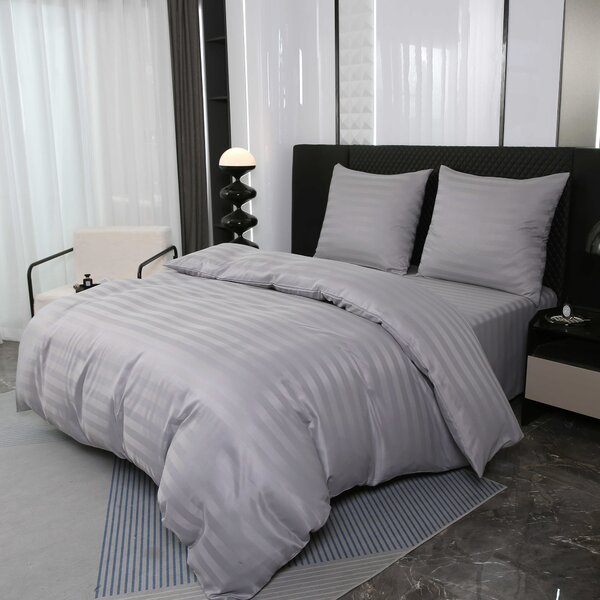 Hotelska posteljina od mikrovlakana JASMINE svijetlo siva - pruga 2 cm, hotelski džep Dimenzije posteljine: 70 x 90 cm | 140 x 220 cm