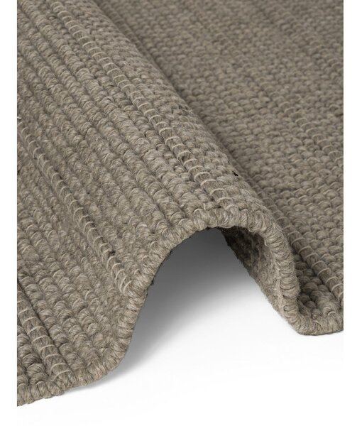 Sivi ručno rađen vunen tepih 80x150 cm Camden Parker – Ted Baker