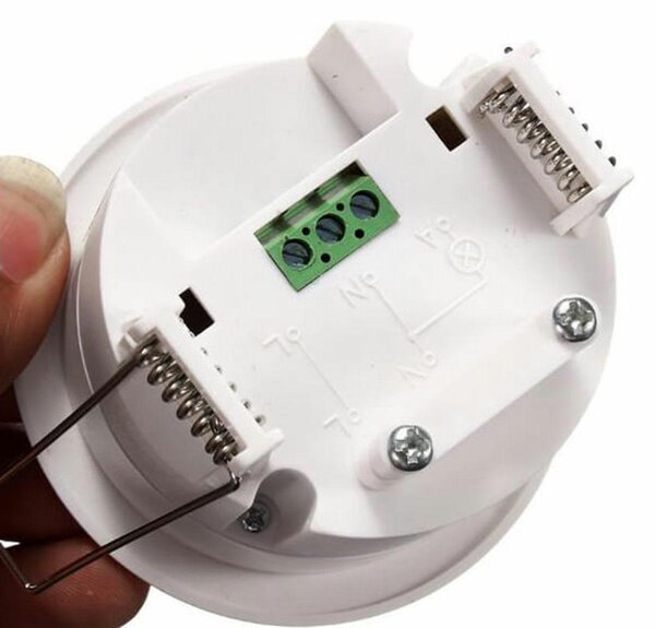 Izgrađen -U senzoru pokreta Pir za LED svjetla 360 White