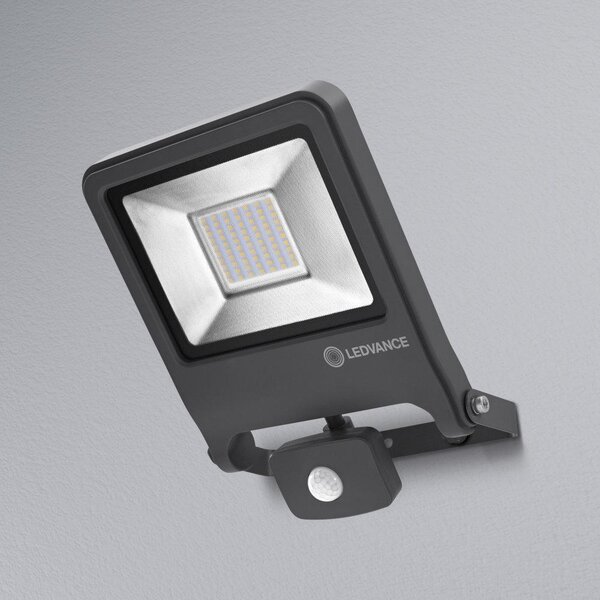 Vanjski LED reflektor 50W s IP44 crni senzor