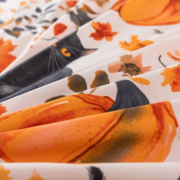 Posteljina od mikrovlakana CATS AND PUMPKINS šarena Dimenzije posteljine: 70 x 90 cm | 140 x 200 cm