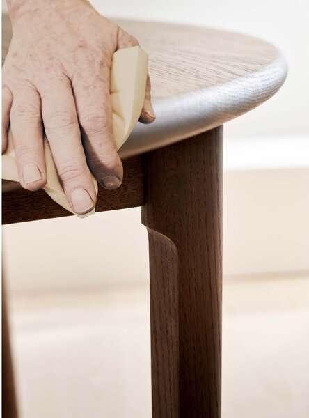 Smeđi okrugao proširiv blagovaonski stol od punog hrasta ø 120 cm Noor – Hammel Furniture