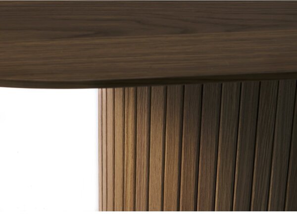Smeđi blagovaonski stol s pločom stola u dekoru hrasta 95x180 cm Nola – Unique Furniture