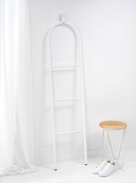 Bijeli željezni stalak za kapute Linn Dressboy – Brabantia