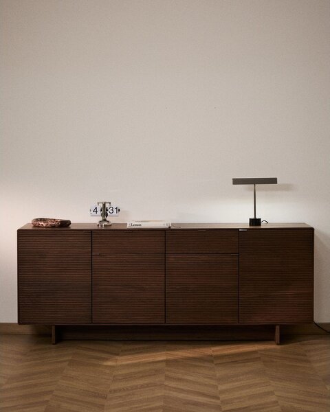 Tamno smeđa komoda u dekoru oraha 194,5x78x45 cm Norlen – Kave Home