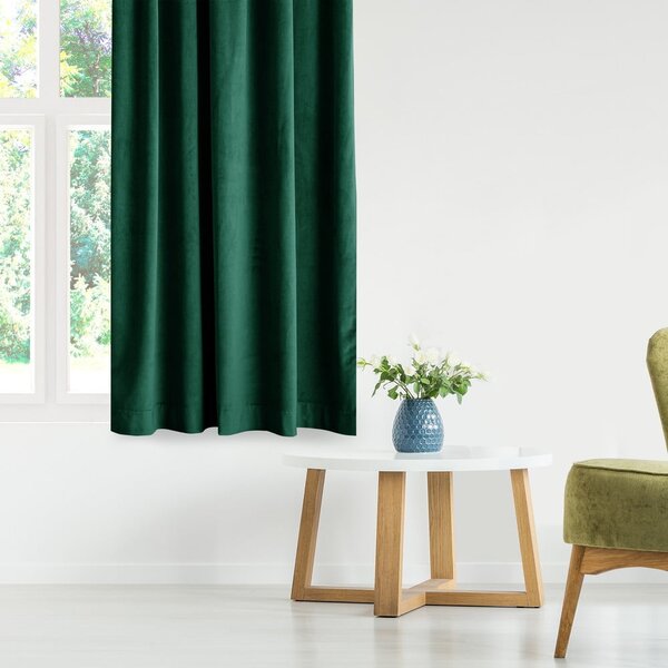 Tamno zelena zavjesa za djelomično zamračenje od samta 140x245 cm Eyelets – Restilo