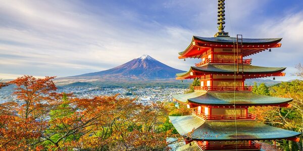 Slika pogled na Chureito Pagodu i planinu Fuji