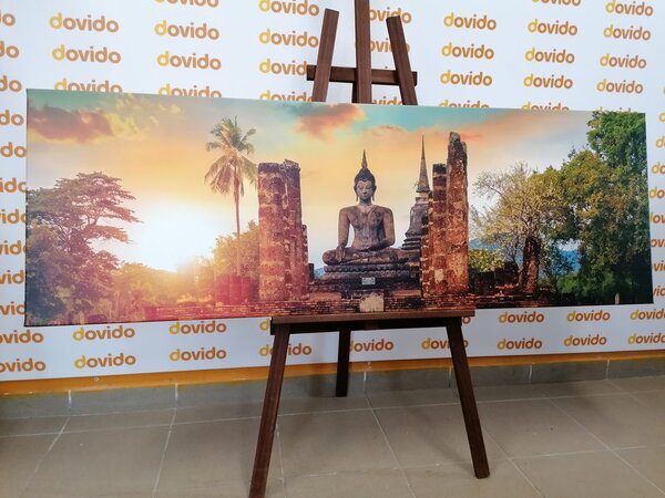 Slika kip Buddhe u parku Sukhothai