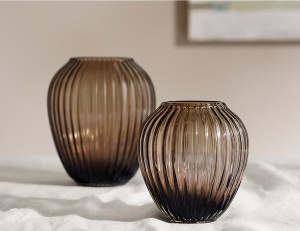 Smeđa staklena vaza Kähler Design Hammershøi, visina 18,5 cm
