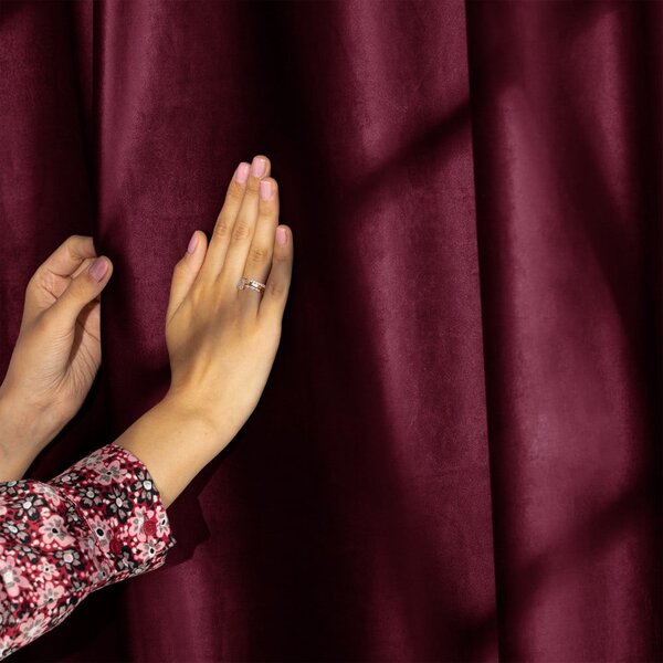 Bordo zavjesa za djelomično zamračenje od samta 140x245 cm Pleat – Restilo