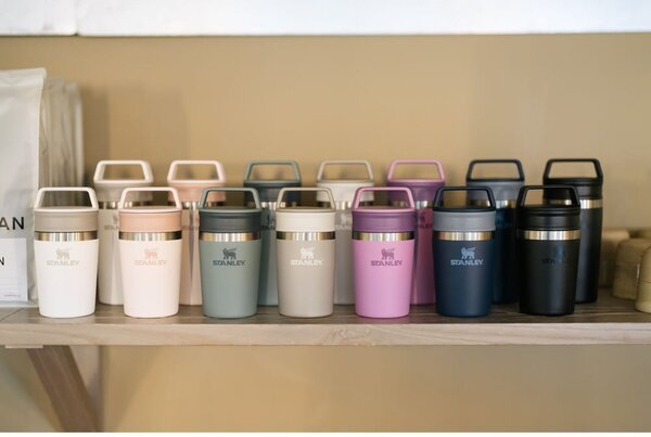 Svijetlo ružičasta termo šalica od nehrđajućeg čelika 350 ml Café-To-Go Rose Quartz – Stanley