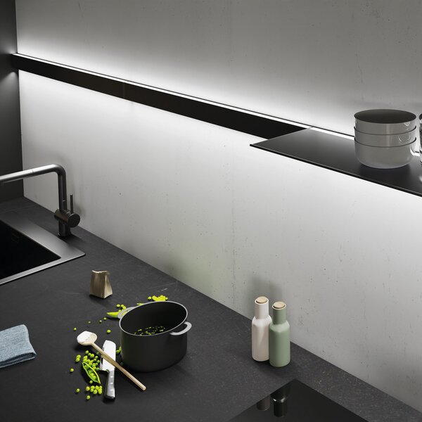 Hera INTERO-LINE LED zidna svjetiljka, crna, 60 cm, 24 V, CCT, prigušiva, Crno, Dnevni boravak/blagovaonica, Aluminij, Zidna utičnica iznad/dolje