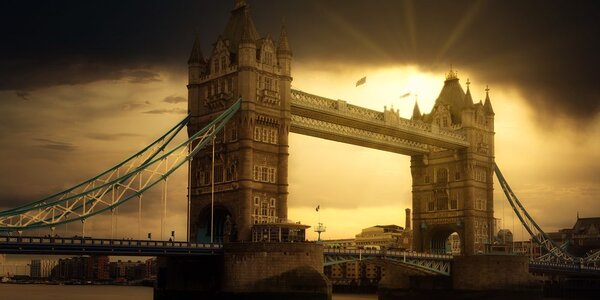 Slika zalazak sunca nad Tower Bridge