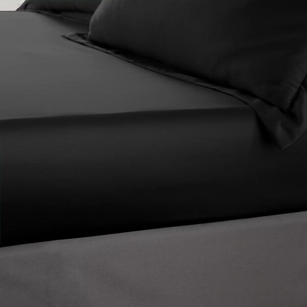 Crna satenska plahta s gumom 90x190 cm Silky Soft – Catherine Lansfield