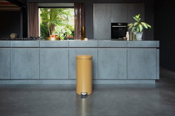 Željezna kanta za smeće s pedalom u zlatnoj boji 30 l NewIcon – Brabantia