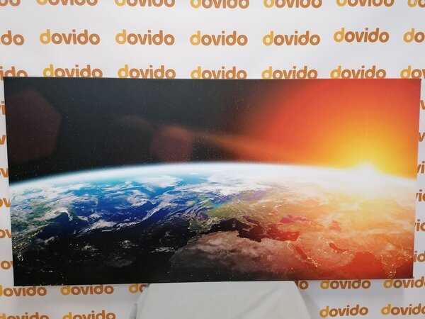 Slika pogled na planet iz svemira