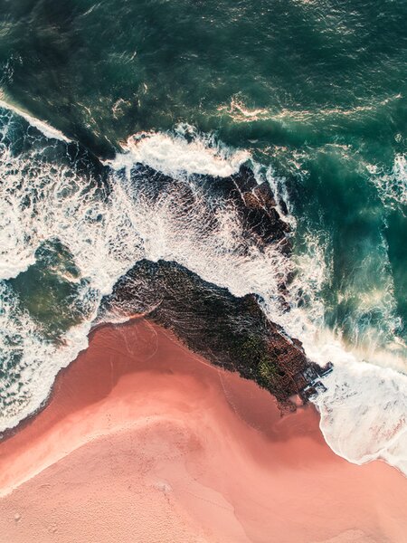 Umjetnička fotografija Red beach on the Atlantic coast, Javier Pardina, (30 x 40 cm)