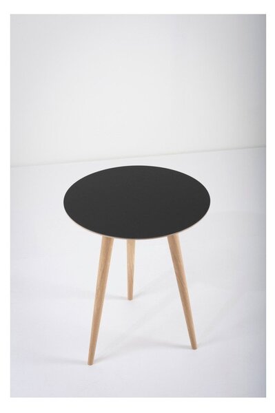 Pomoćni stol od hrastovog drveta sa crnom pločom Gazzda Arp, ⌀ 45 cm