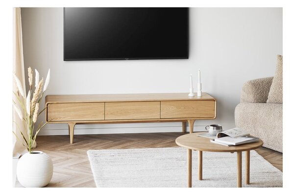 Okrugao stolić za kavu od punog hrasta u prirodnoj boji ø 70 cm Jena – House Nordic