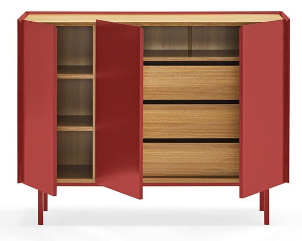 Crvena niska komoda u dekoru hrasta 110x85 cm Arista – Teulat