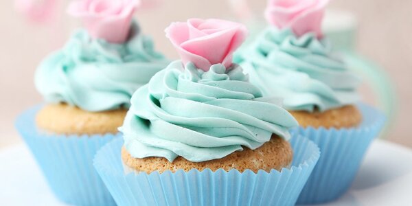 Slika šareni slatki cupcakes