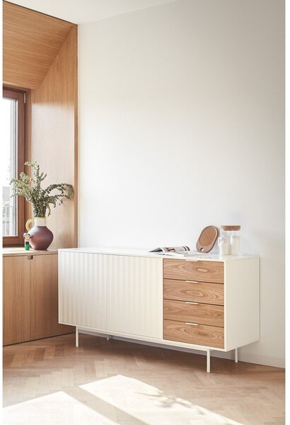 Bijela/u prirodnoj boji niska komoda u dekoru hrasta 159x80 cm Sierra – Teulat