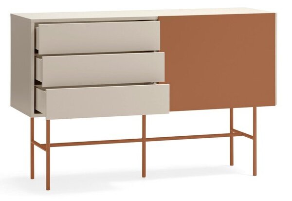 Ciglasta/bež niska komoda s kliznim vratima 140x91 cm Nube – Teulat