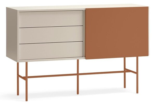 Ciglasta/bež niska komoda s kliznim vratima 140x91 cm Nube – Teulat
