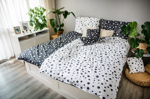 Bijelo-crna pamučna posteljina Cotton House Double Dots, 140 x 200 cm