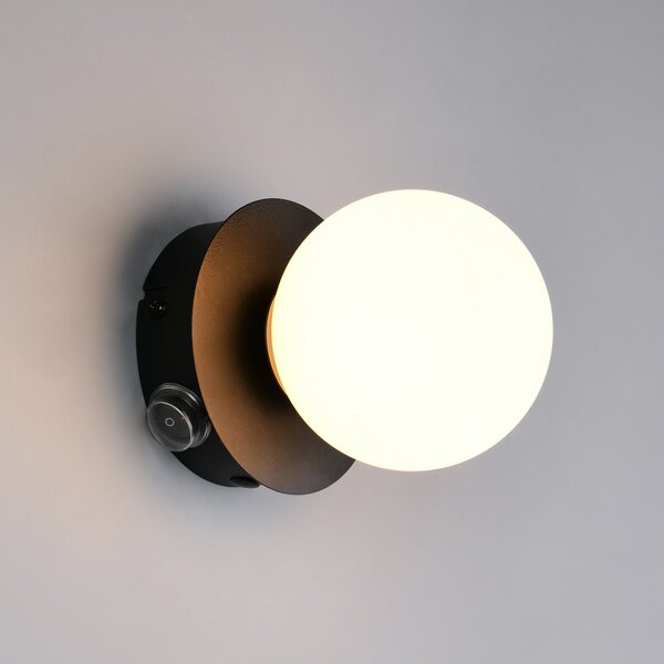 Trio Lighting Zidna svjetiljka Alfio, Ø 11 cm, mat crna, metal/staklo, IP44, Crno, kupaonica, Metal