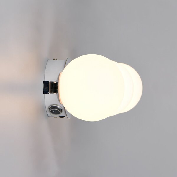 Trio Lighting Zidna svjetiljka Alfio, širina 50 cm, kromirani metal/staklo, IP44, 3 svjetla, Krom, kupaonica, Metal