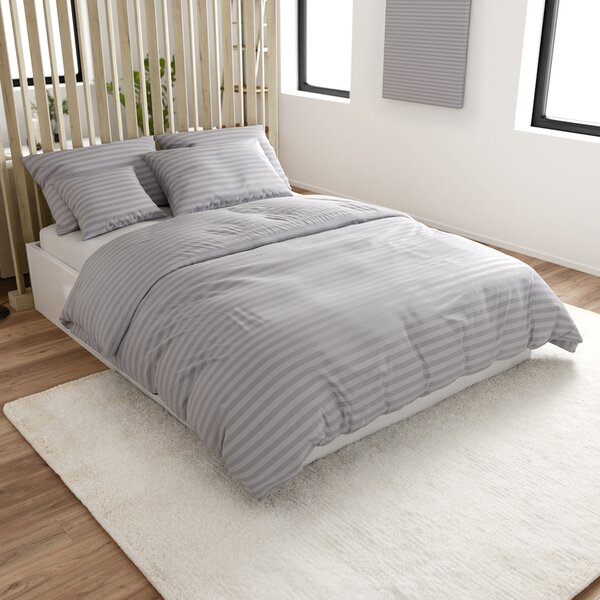 Hotelska posteljina od mikrovlakana JASMINE svijetlo siva - pruga 2 cm, hotelski džep Dimenzije posteljine: 70 x 90 cm | 140 x 220 cm