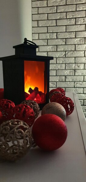 Dekorativna LED lampica kamin 28 cm