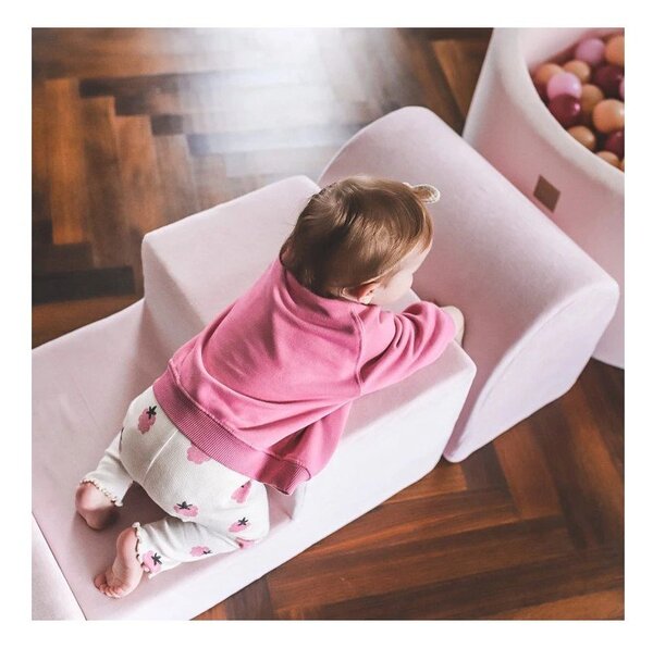 Sivi baršunasti set mekanih igrački od pjene 4 kom visina 30 cm 225x90 cm Montessori – Meowbaby
