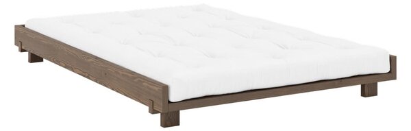 Smeđi bračni krevet od masivnog bora s podnicom 140x200 cm Social – Karup Design
