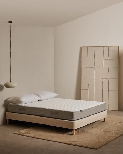 Srednje tvrd madrac od pjene s termo regulacijom 135x190 cm Yoko – Kave Home