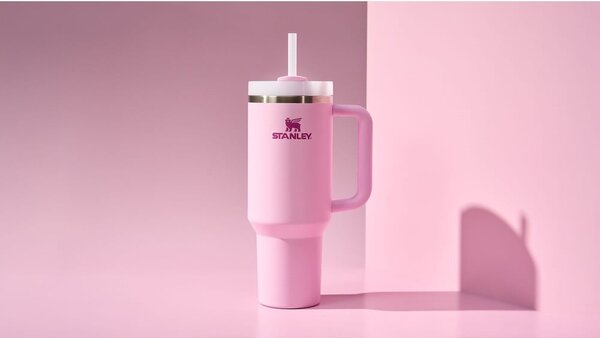 Ružičasta termosica od nehrđajućeg čelika sa slamkom 1,18 l Quencher H2.0 FlowState Tumbler Cherry Blossom – Stanley