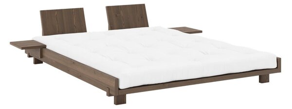 Smeđi bračni krevet od masivnog bora s podnicom 160x200 cm Social – Karup Design