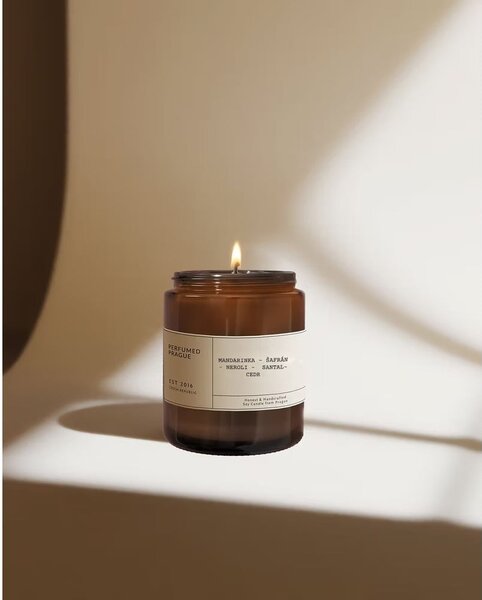 Mirisna svijeća od sojinog voska vrijeme gorenja 40 h #47 Tangerine, Neroli and Saffron – Perfumed Prague