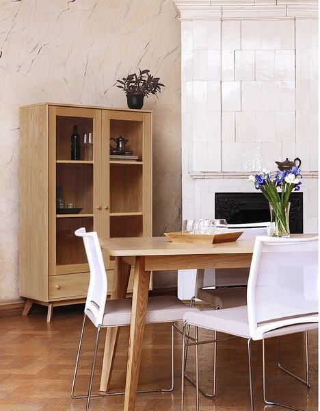Vitrina u dekoru hrasta u prirodnoj boji 100x170 cm Kensal – Woodman