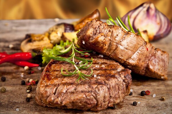 Slika goveđi steak na žaru
