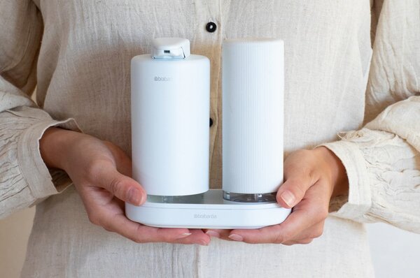 Bijeli plastičan držač za deterdžente SinkStyle – Brabantia