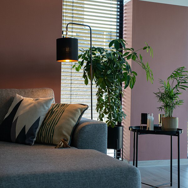 Moderna podna lampa crna - Lofty
