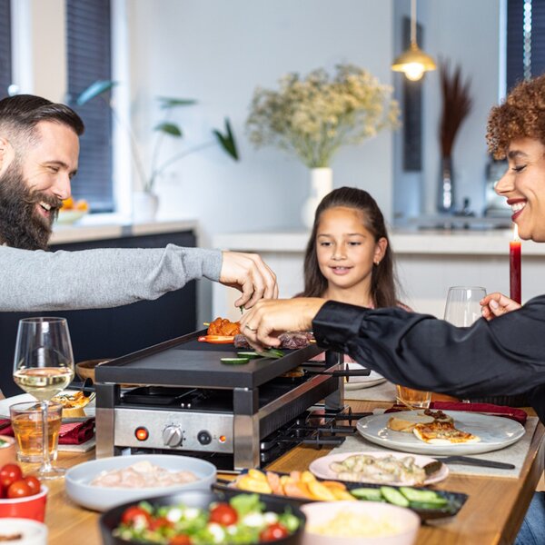 ROŠTILJ ELEKTRIČNI SOLIS RACLETTE & PIZZA ZA 8 SOL 97761