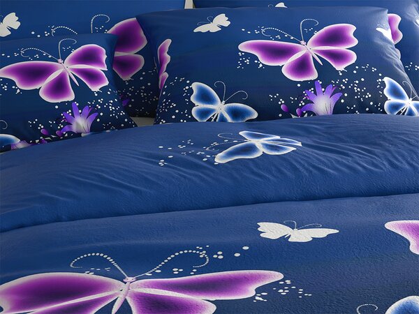 Set posteljine od mikropliša VIOLET BUTTERFLY tamno plave boje + plahta od mikropliša SOFT 180x200 cm bijele boje, bračni krevet