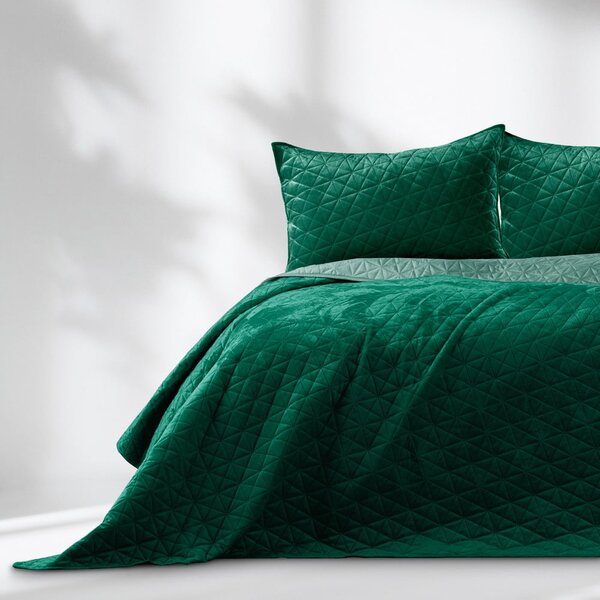 Zeleni prošiven prekrivač od samta 170x210 cm Laila – AmeliaHome