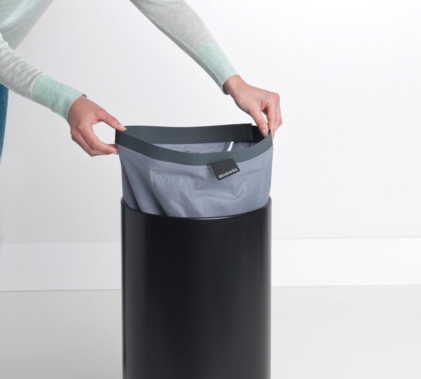Mat crna metalna košara za rublje 35 l – Brabantia